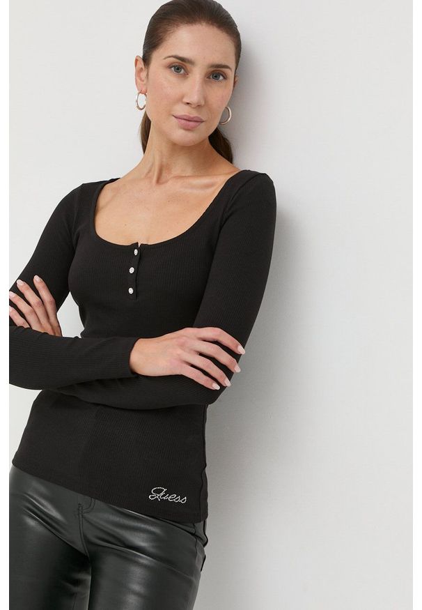 Guess longsleeve damski kolor czarny. Kolor: czarny. Materiał: materiał, wiskoza. Długość rękawa: długi rękaw. Długość: krótkie