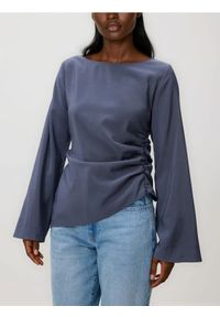 Reserved - Bluzka z asymetrycznym dołem - szary. Kolor: szary. Materiał: wiskoza, tkanina #1