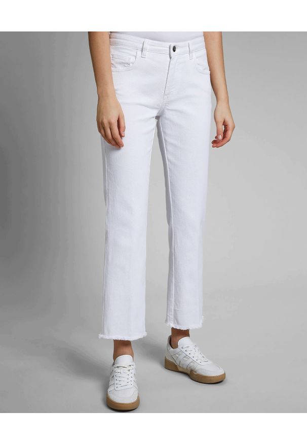 FAY - Białe spodnie z postrzępionymi nogawkami. Kolor: biały. Styl: klasyczny
