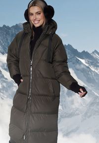 Born2be - Zielona Długa Kurtka Pikowana Płaszcz na Zamek z Kapturem Lesea. Okazja: na co dzień. Typ kołnierza: kaptur. Kolor: zielony. Materiał: dzianina, jeans. Długość: długie. Styl: casual, elegancki #7