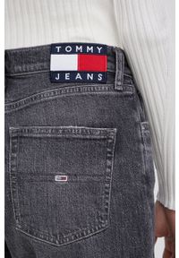 Tommy Jeans jeansy Harper damskie high waist. Stan: podwyższony. Kolor: szary