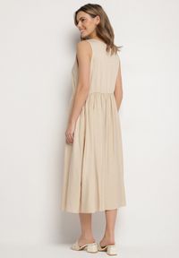 Born2be - Beżowa Wiskozowa Sukienka o Rozkloszowanym Kroju z Guzikami Natesana. Okazja: na spacer, na co dzień. Kolor: beżowy. Materiał: wiskoza. Typ sukienki: proste. Styl: casual #7