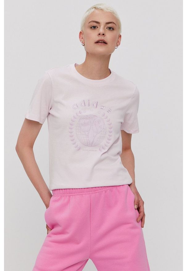 adidas Originals T-shirt H56456 damski kolor różowy. Okazja: na co dzień. Kolor: fioletowy. Materiał: dzianina. Wzór: nadruk. Styl: casual