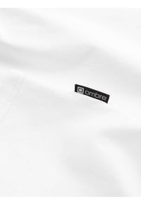 Ombre Clothing - Męska koszulka polo z elastanem z kontrastowymi elementami - biała V1. Okazja: do pracy, na co dzień. Typ kołnierza: polo. Kolor: biały. Materiał: elastan. Wzór: haft, paski. Styl: klasyczny, sportowy, casual #4