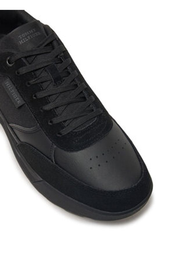 TOMMY HILFIGER - Tommy Hilfiger Sneakersy Retro Runner Mix Rwb FM0FM05371 Czarny. Kolor: czarny. Materiał: materiał