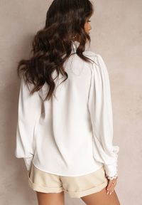 Renee - Biała Koronkowa Koszula na Perłowe Guziki Inhis. Kolor: biały. Materiał: koronka. Wzór: aplikacja #5
