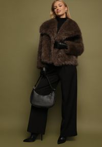 Born2be - Brązowa Kurtka Futro z Wsuwanymi Kieszeniami Liriena. Okazja: na spacer, na co dzień. Kolor: brązowy. Materiał: futro. Styl: casual, elegancki, klasyczny #8