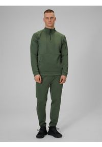 4f - 4F Bluza treningowa regular szybkoschnąca męska - khaki M. Typ kołnierza: kołnierzyk stójkowy. Kolor: oliwkowy, brązowy, wielokolorowy. Materiał: materiał #2