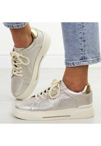 J. Złote skórzane sneakersy damskie Sergio Leone Sp103. Okazja: na co dzień. Zapięcie: sznurówki. Kolor: złoty. Materiał: skóra. Sezon: wiosna, jesień, lato. Obcas: na platformie