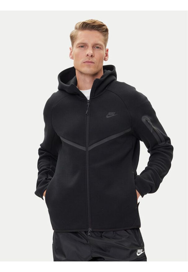 Nike Bluza Windrunner HV0949 Czarny Regular Fit. Kolor: czarny. Materiał: syntetyk, bawełna