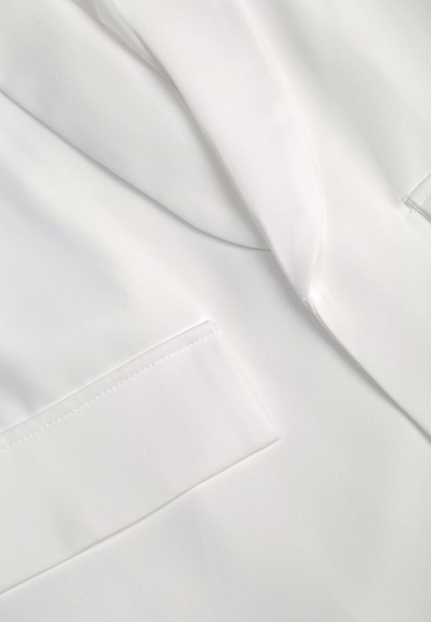 Born2be - Biała Pudełkowa Marynarka bez Zapięcia z Marszczeniami na Rękawach Annaloa. Okazja: do pracy, na co dzień. Kolor: biały. Materiał: materiał, jeans. Styl: elegancki, casual, wizytowy