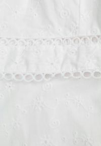 Renee - Biały Boho Komplet Top z Haftowanej Tkaniny Spódnica z Gumką w Talii i Falbanką Worpia. Kolor: biały. Materiał: tkanina. Wzór: haft #6