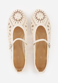 Born2be - Beżowe Ażurowe Balerinki VICES w Stylu Boho z Paskiem z Klamerką Phepheu. Okazja: na co dzień. Zapięcie: pasek. Kolor: beżowy. Materiał: jeans. Wzór: ażurowy. Styl: boho #4