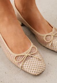 Born2be - Beżowe Siateczkowe Balerinki ze Skórzaną Wkładką Cyrkoniami i Kokardą Ravalana. Okazja: na co dzień, do pracy. Kolor: beżowy. Materiał: skóra. Wzór: aplikacja. Sezon: wiosna. Styl: casual, klasyczny, elegancki #7