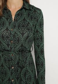 Born2be - Zielona Koszulowa Sukienka z Wiskozą w Ornamentalny Wzór z Wiązanym Paskiem Evathria. Okazja: na co dzień. Kolor: zielony. Materiał: wiskoza. Typ sukienki: koszulowe. Styl: casual, elegancki, klasyczny #7