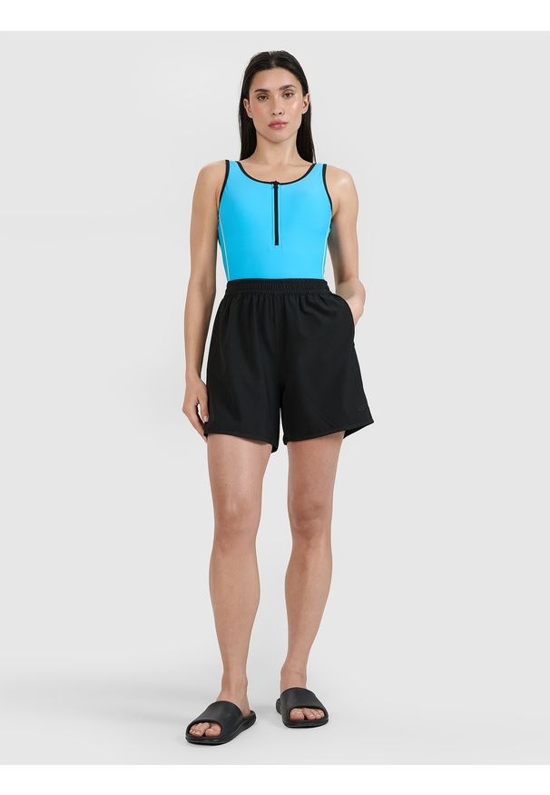 4f - 4F Spodenki plażowe damskie - czarne L. Okazja: na plażę. Kolor: czarny. Materiał: elastan, guma, materiał, syntetyk. Długość: krótkie. Sezon: lato. Styl: casual, wakacyjny