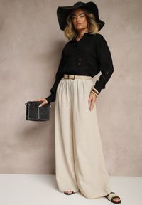 Renee - Czarna Koszula Oversize z Lnem Zdobiona Ażurowymi Wstawkami Dannivra. Okazja: na co dzień, na spotkanie biznesowe, do pracy. Kolor: czarny. Materiał: len. Długość rękawa: długi rękaw. Długość: długie. Wzór: aplikacja, ażurowy. Styl: biznesowy, elegancki, casual