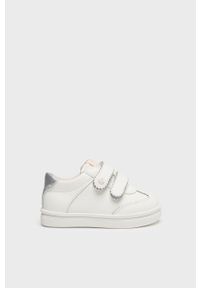 Mayoral buty dziecięce kolor biały. Nosek buta: okrągły. Zapięcie: rzepy. Kolor: biały. Materiał: guma #1