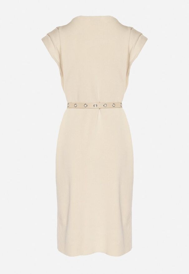 Born2be - Beżowa Sukienka z Wiskozą o Pudełkowym Kroju z Paskiem z Klamrą Polliviera. Okazja: na co dzień. Kolor: beżowy. Materiał: wiskoza. Styl: casual, elegancki