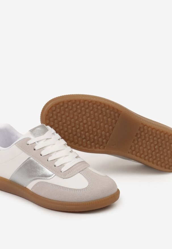 Born2be - Biało-Srebrne Sneakersy Tenisówki o Klasycznym Fasonie Do Kostki Satrama. Kolor: biały. Materiał: jeans, materiał. Sezon: wiosna, lato