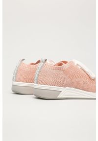 Marco Tozzi - Buty. Nosek buta: okrągły. Zapięcie: sznurówki. Kolor: różowy. Materiał: guma #4