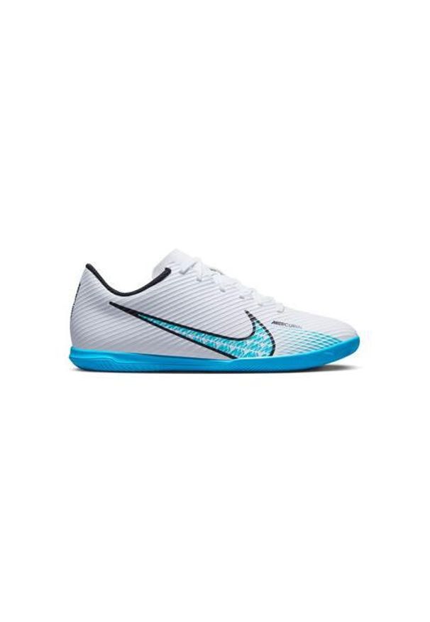 Buty piłkarskie męskie Nike Vapor 15 Club IC. Zapięcie: sznurówki. Kolor: biały. Materiał: syntetyk, tkanina, materiał. Szerokość cholewki: normalna. Sport: piłka nożna
