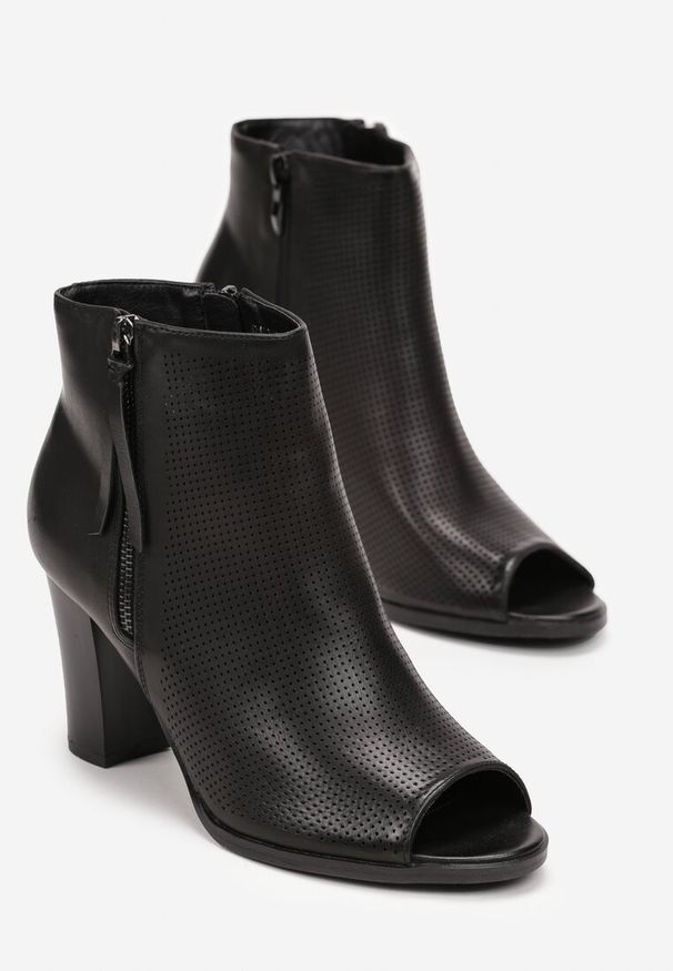 Born2be - Czarne Botki na Słupku z Cholewką za Kostkę i Otwartym Noskiem Alentha. Wysokość cholewki: za kostkę. Nosek buta: otwarty. Kolor: czarny. Szerokość cholewki: normalna. Obcas: na słupku