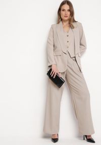 Born2be - Jasnoszara Niezapinana Marynarka z Klapami Imitującymi Kieszonki Asandra. Okazja: na imprezę, do pracy. Kolor: szary. Styl: elegancki