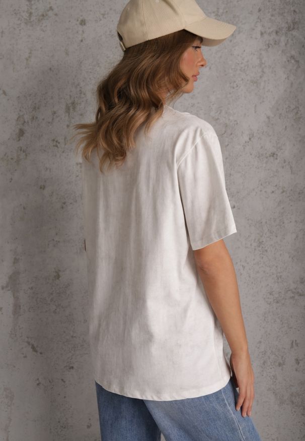 Renee - Biały Oversizowy T-shirt z Bawełny Zdobiony Haftem z Cekinami Marivia. Okazja: na co dzień. Kolor: biały. Materiał: bawełna. Wzór: aplikacja, haft. Styl: casual, elegancki