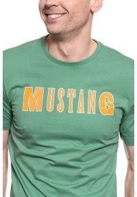 Mustang - MUSTANG Alex LOGO Tee 1009516 6398. Kolor: zielony #4