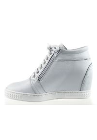 Inna - Sneakersy skórzane białe J. Wolski. Kolor: biały. Materiał: skóra. Obcas: na koturnie #3