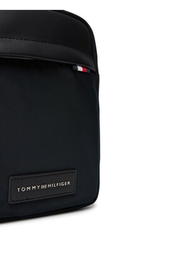 TOMMY HILFIGER - Tommy Hilfiger Saszetka Th Nylon Mini Reporter AM0AM13618 Czarny. Kolor: czarny. Materiał: materiał