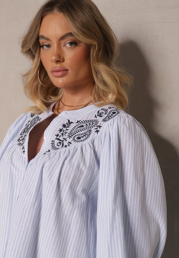 Renee - Jasnoniebieska Koszula z Bawełny z Haftem Norretis. Okazja: na co dzień. Kolor: niebieski. Materiał: bawełna. Długość rękawa: długi rękaw. Długość: długie. Wzór: haft. Styl: klasyczny, casual, elegancki