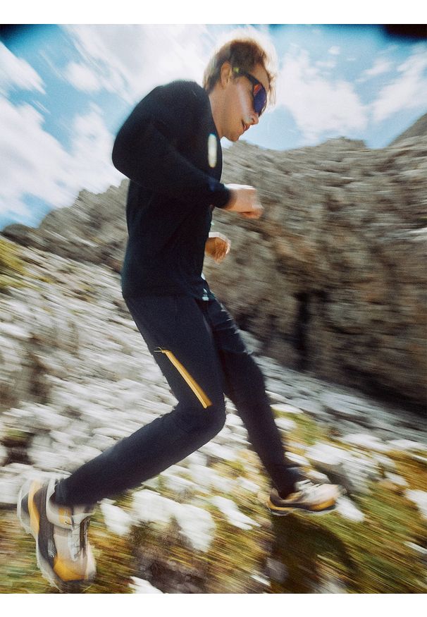 4f - 4F Spodnie trekkingowe męskie - czarne 3XL. Kolor: czarny. Materiał: poliester, materiał. Technologia: Primaloft. Długość: długie. Sport: wspinaczka, turystyka piesza