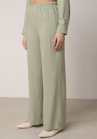 Born2be - Zielony Wiskozowy Komplet Asymetryczna Koszula i Spodnie z Kieszeniami Moneia. Kolor: zielony. Materiał: wiskoza #5