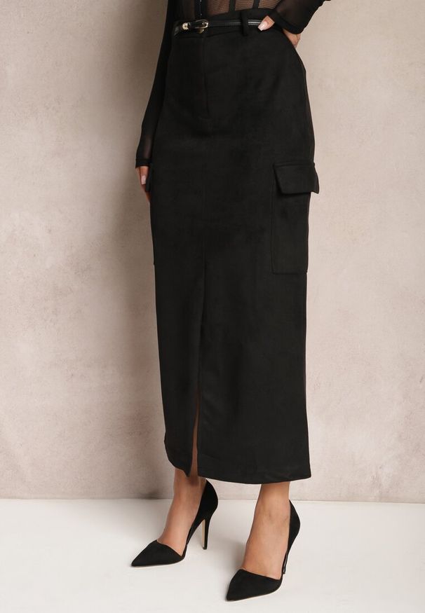 Renee - Czarna Maxi Spódnica z Dzianiny z Ozdobnym Rozcięciem i Kieszeniami Arirpe. Kolor: czarny. Materiał: dzianina. Styl: elegancki
