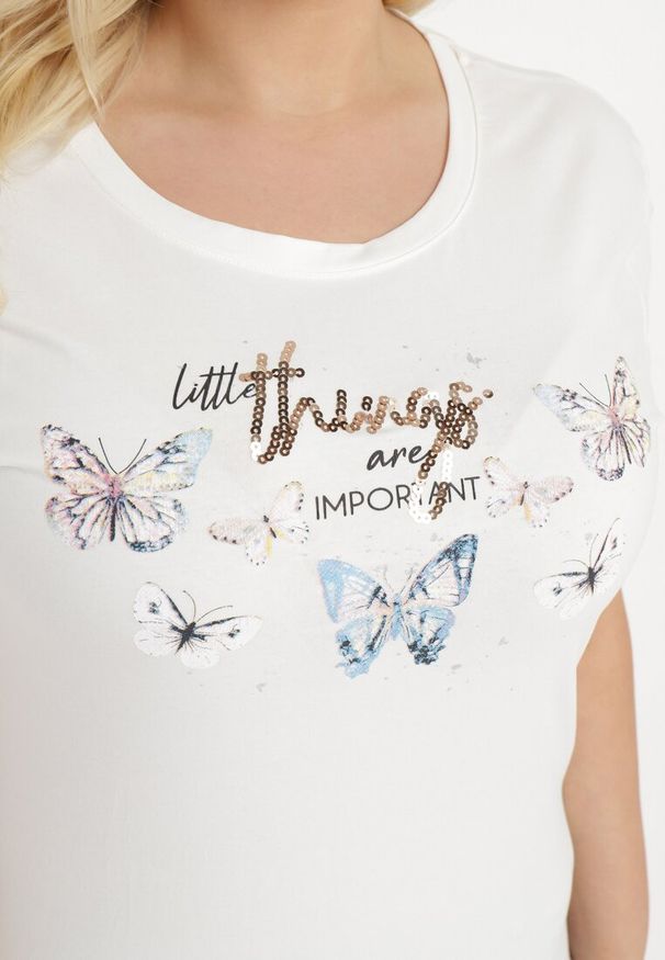 Born2be - Biały Bawełniany T-shirt Koszulka z Krótkim Rękawem z Nadrukiem i Cyrkoniami Qumara. Kolor: biały. Materiał: bawełna. Długość rękawa: krótki rękaw. Długość: krótkie. Wzór: nadruk. Styl: klasyczny