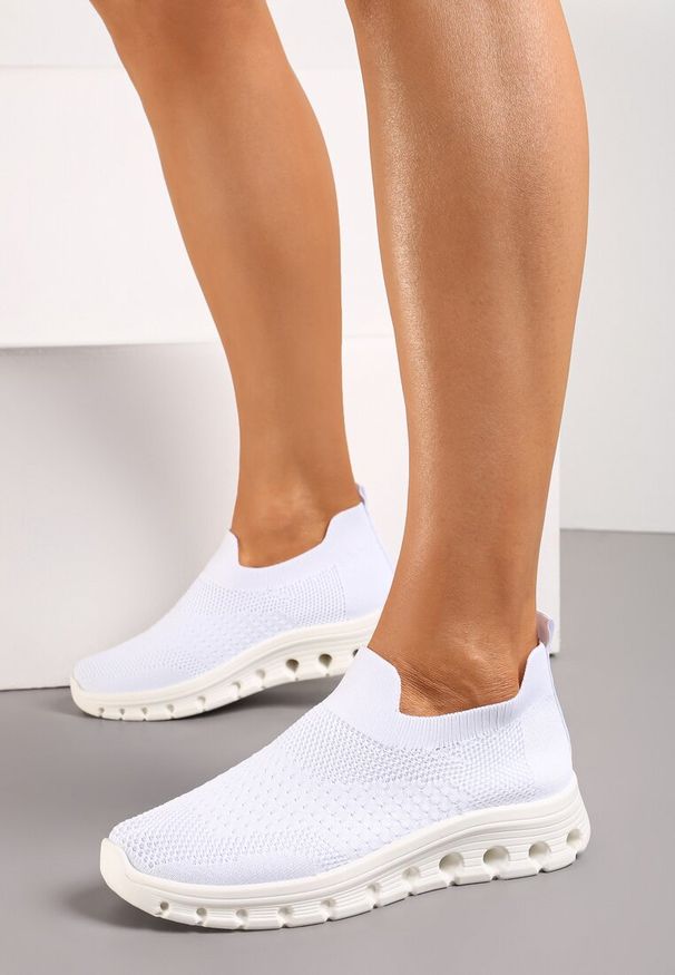 Born2be - Białe Buty Sportowe ze Skarpetkową Cholewką do Kostki Eirona. Kolor: biały. Szerokość cholewki: normalna