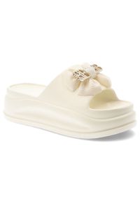 Beżowe Klapki Filippo Modne Buty Damskie Na Platformie. Okazja: na co dzień. Kolor: beżowy. Wzór: aplikacja. Obcas: na platformie. Styl: casual, elegancki #1