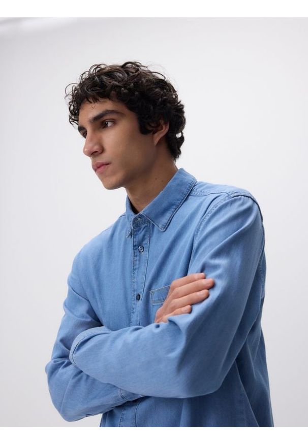 Reserved - Jeansowa koszula regular fit - niebieski. Kolor: niebieski. Materiał: jeans