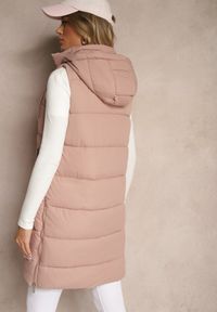 Renee - Różowa Kamizelka Pikowana z Kapturem Ozdobiona Sznurkami Eleandra. Okazja: na co dzień. Typ kołnierza: kaptur. Kolor: różowy. Materiał: jeans. Wzór: aplikacja. Styl: klasyczny, elegancki, casual #4