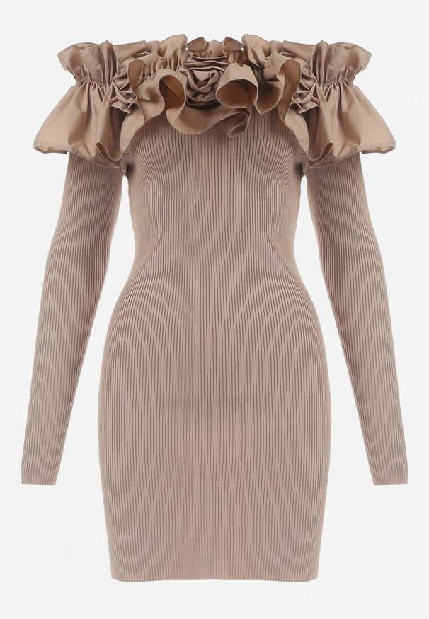 Born2be - Beżowa Sukienka Hiszpanka Mini z Falbankami Xerxeni. Typ kołnierza: dekolt hiszpanka, kołnierz z falbankami. Kolor: beżowy. Materiał: prążkowany, dzianina. Wzór: aplikacja, kwiaty. Długość: mini