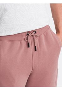 Ombre Clothing - Męskie spodnie dresowe bawełniane joggery BASIC – ciemnoróżowe V4. Okazja: na co dzień. Kolor: różowy. Materiał: dresówka, bawełna. Wzór: aplikacja. Styl: sportowy, casual, elegancki #7