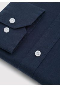 Pako Lorente - PAKO LORENTE - Lniana koszula męska w kolorze granatowym. Okazja: na co dzień. Kolor: niebieski, różowy, zielony. Materiał: len. Długość rękawa: długi rękaw. Długość: długie. Wzór: gładki. Sezon: lato. Styl: casual #4