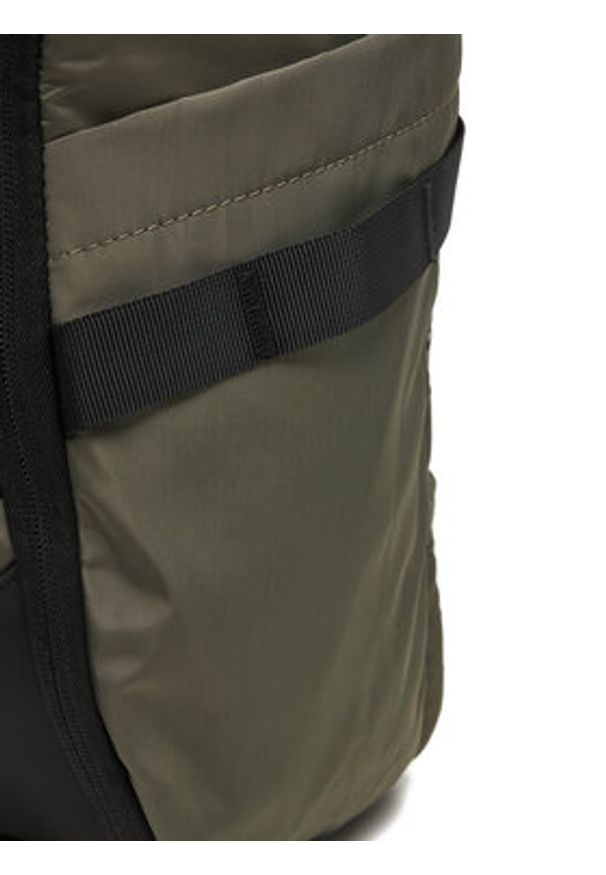 Quiksilver Plecak C-QUIC-KL-001-08 Khaki. Kolor: brązowy. Materiał: materiał