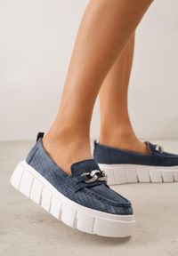 Renee - Granatowe Perforowane Mokasyny ze Skóry Naturalnej z Aplikacją na Platformie Heilarta. Kolor: niebieski. Materiał: skóra. Szerokość cholewki: normalna. Wzór: aplikacja. Obcas: na platformie #4