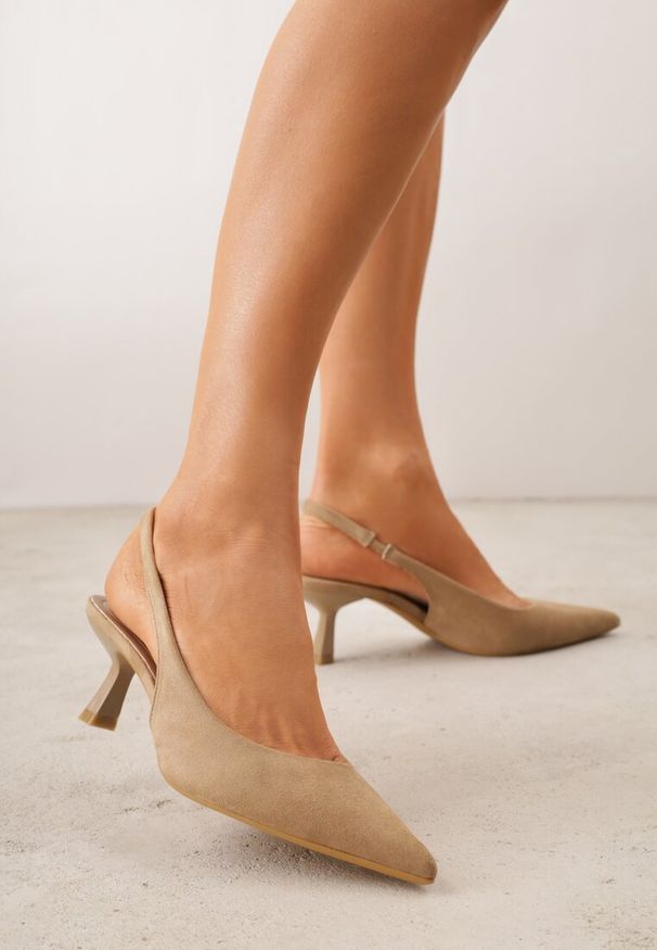 Renee - Ciemnobeżowe Czółenka Slingback VICES na Kaczuszce Anatera. Okazja: na co dzień. Zapięcie: bez zapięcia. Kolor: beżowy. Materiał: jeans, zamsz. Obcas: na szpilce. Styl: elegancki, casual. Wysokość obcasa: średni
