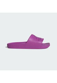 Adidas - Klapki adilette Aqua. Kolor: fioletowy. Wzór: gładki