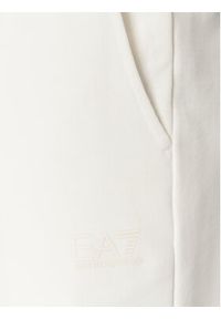 EA7 Emporio Armani Dres 7M000268 AF12451 U0005 Biały Regular Fit. Kolor: biały. Materiał: bawełna #3