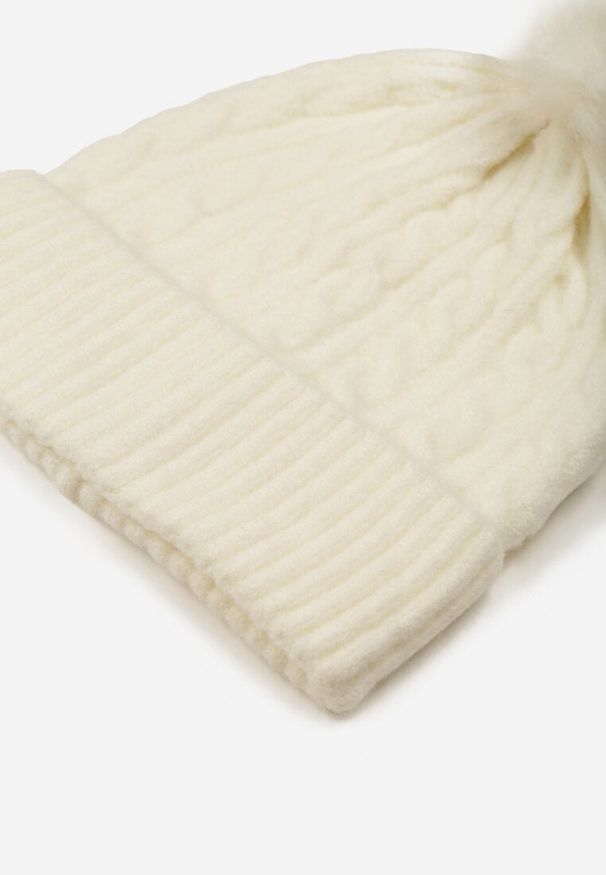 Born2be - Jasnobeżowa Czapka w Warkoczowy Splot z Pomponem Vetisare. Kolor: beżowy. Materiał: dzianina, jeans. Wzór: ze splotem